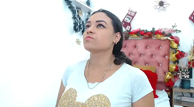 Snapshot of samanthaPuxy chatting on 12.10.24 samanthaPuxy online show from 12.10.24