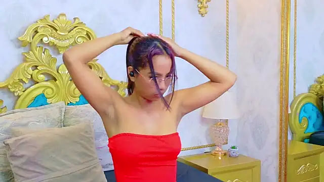 Snapshot of LucyLeah chatting on 09.30.25 LucyLeah online show from 09.30.25