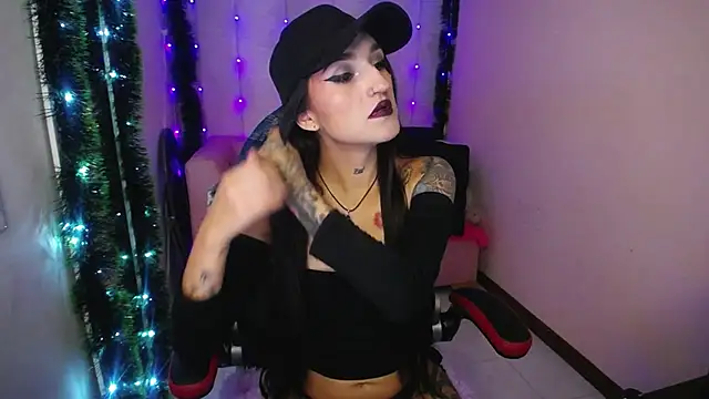 amelierouss online show from 12.12.24