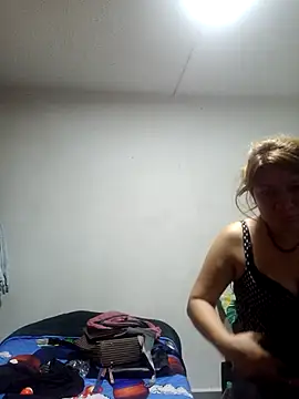 Snapshot of Skylar-Vox- chatting on 09.24.25 Skylar-Vox- online show from 09.24.25