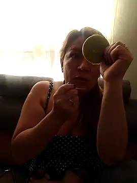 Snapshot of Skylar-Vox- chatting on 09.26.25 Skylar-Vox- online show from 09.26.25