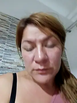 Snapshot of Skylar-Vox- chatting on 09.28.25 Skylar-Vox- online show from 09.28.25