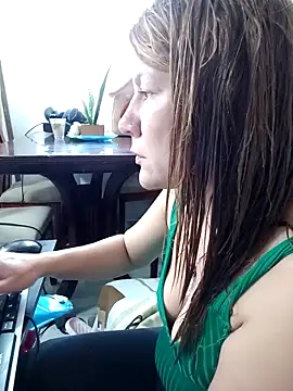 Snapshot of Skylar-Vox- chatting on 10.10.25 Skylar-Vox- online show from 10.10.25