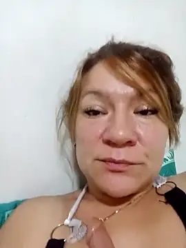 Snapshot of Skylar-Vox- chatting on 11.02.25 Skylar-Vox- online show from 11.02.25