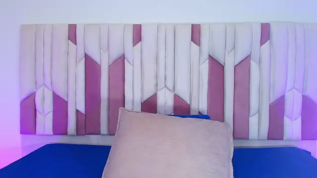 mia stanfort online show from 10.23.25