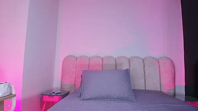 mia stanfort online show from 11.22.25