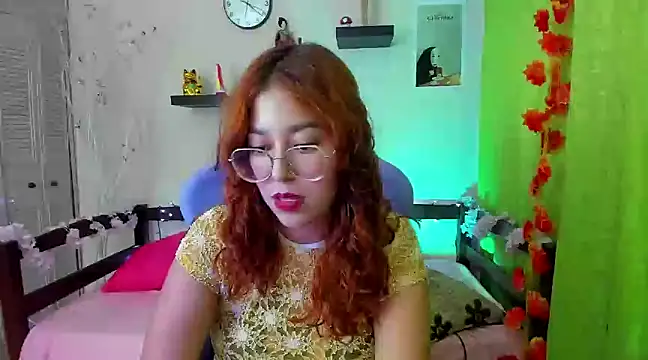 Snapshot of _Moon_Johnson chatting on 02.11.25 Moon Johnson online show from 02.11.25