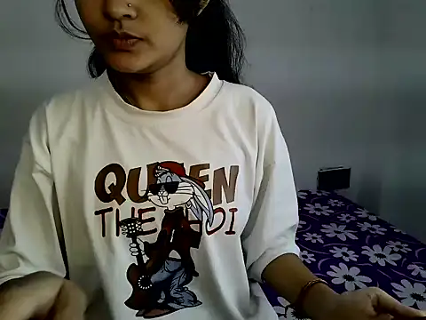 Snapshot of SUZY_FROMUS chatting on 10.28.25 SUZY FROMUS online show from 10.28.25