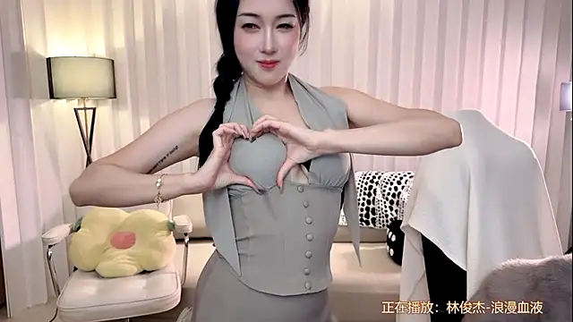 K-moumou online show from 10.10.25