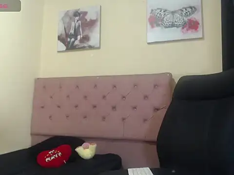 Angiee Ts online show from 09.20.25