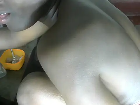 Snapshot of Sweetaggy2 chatting on 10.27.25 Sweetaggy2 online show from 10.27.25