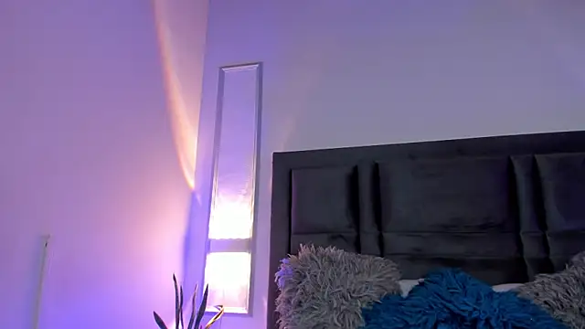 EmmaBecket2 online show from 01.14.25