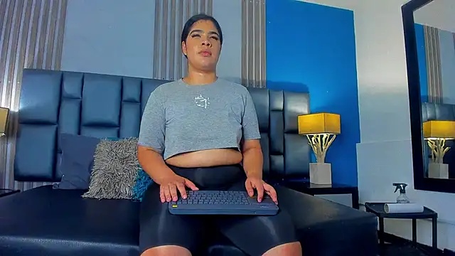 EmmaBecket2 online show from 01.15.25