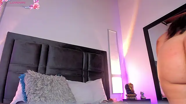 EmmaBecket2 online show from 03.22.25