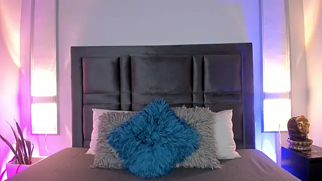 EmmaBecket2 online show from 10.02.25