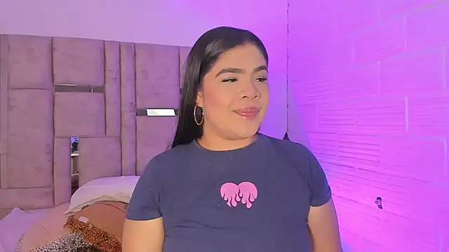 EmmaBecket2 online show from 10.22.25