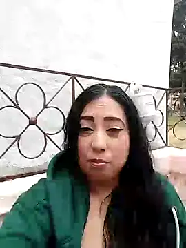 Snapshot of samanta_owenss chatting on 12.23.24 samanta owenss online show from 12.23.24