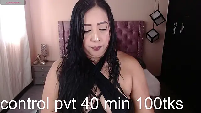 Snapshot of samanta_owenss chatting on 12.26.24 samanta owenss online show from 12.26.24