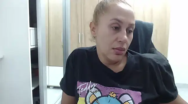 RoxanaLove9 online show from 12.14.24