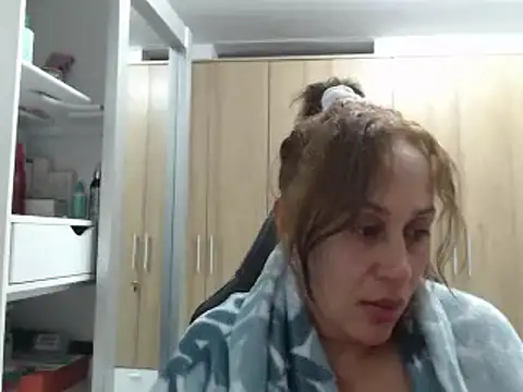 RoxanaLove9 online show from 12.16.24