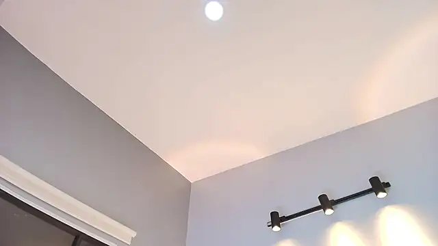 Annie9  online show from 09.13.25