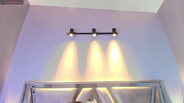 Annie9  online show from 10.17.25