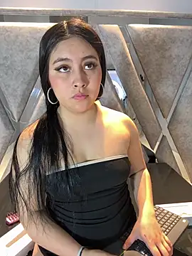 Annie9  online show from 11.23.25