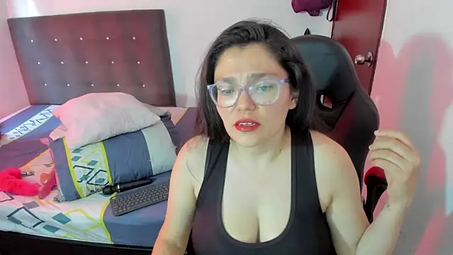 ValeriSimmons online show from 03.17.25