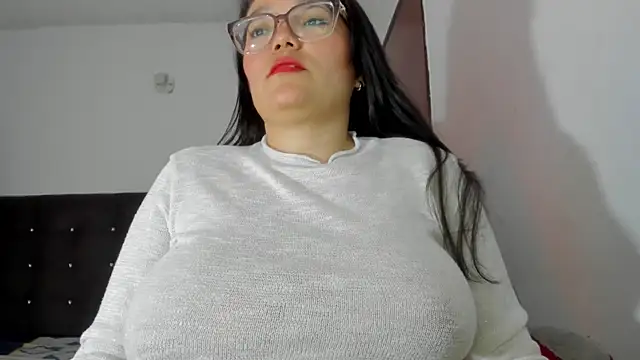 ValeriSimmons online show from 09.13.25