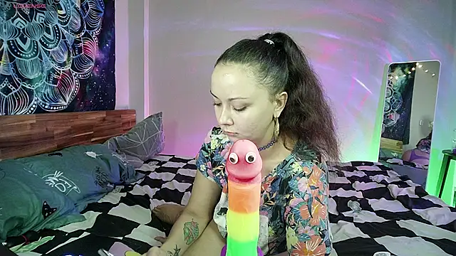Snapshot of kellycakemeow chatting on 02.09.25 kellycakemeow online show from 02.09.25