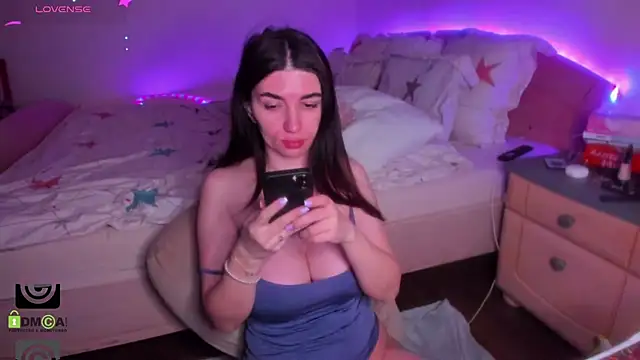 Snapshot of AdellaLoveX chatting on 02.07.25 AdellaLoveX online show from 02.07.25