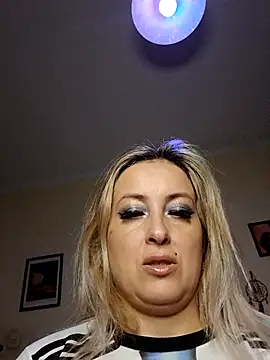 Snapshot of DesireSatler chatting on 06.28.26 DesireSatler online show from 06.28.26