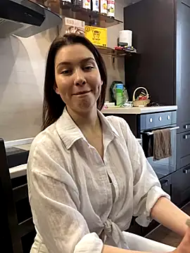 Snapshot of KikiWatson chatting on 12.02.24 KikiWatson online show from 12.02.24