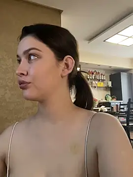 Snapshot of KikiWatson chatting on 12.02.24 KikiWatson online show from 12.02.24