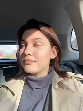 Snapshot of KikiWatson chatting on 12.08.24 KikiWatson online show from 12.08.24