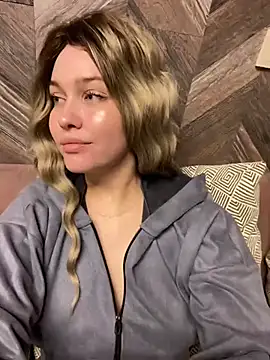 Snapshot of KikiWatson chatting on 12.12.24 KikiWatson online show from 12.12.24