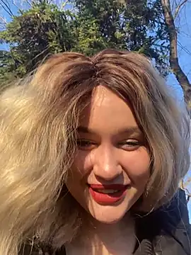 Snapshot of KikiWatson chatting on 12.21.24 KikiWatson online show from 12.21.24