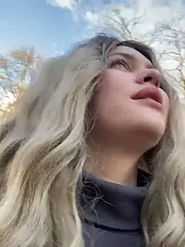 Snapshot of KikiWatson chatting on 12.24.24 KikiWatson online show from 12.24.24