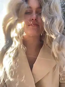 Snapshot of KikiWatson chatting on 12.24.24 KikiWatson online show from 12.24.24