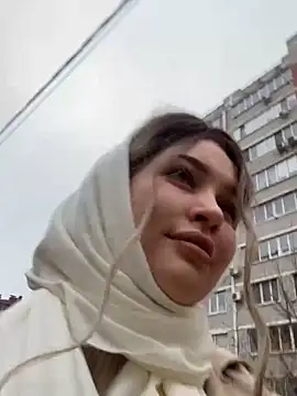 Snapshot of KikiWatson chatting on 12.28.24 KikiWatson online show from 12.28.24