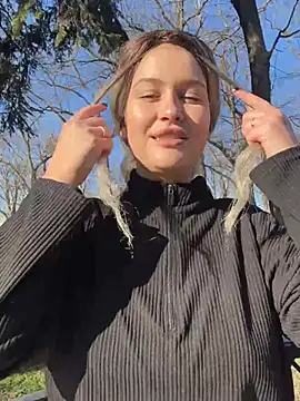 Snapshot of KikiWatson chatting on 12.31.24 KikiWatson online show from 12.31.24