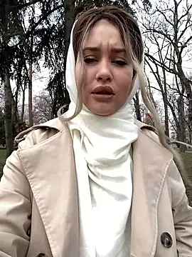 Snapshot of KikiWatson chatting on 01.01.25 KikiWatson online show from 01.01.25