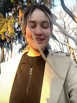 Snapshot of KikiWatson chatting on 01.03.25 KikiWatson online show from 01.03.25