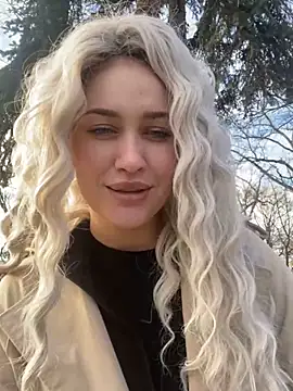 Snapshot of KikiWatson chatting on 01.07.25 KikiWatson online show from 01.07.25