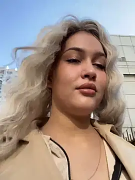 Snapshot of KikiWatson chatting on 01.09.25 KikiWatson online show from 01.09.25