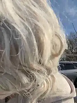 Snapshot of KikiWatson chatting on 01.11.25 KikiWatson online show from 01.11.25