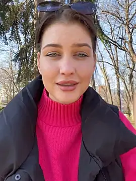 Snapshot of KikiWatson chatting on 01.30.25 KikiWatson online show from 01.30.25