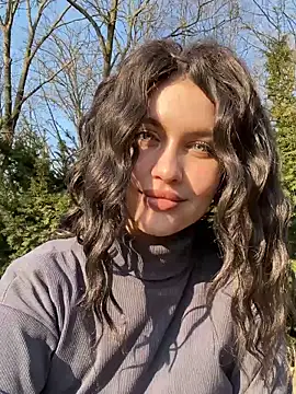 Snapshot of KikiWatson chatting on 02.13.25 KikiWatson online show from 02.13.25