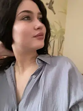 Snapshot of KikiWatson chatting on 02.24.25 KikiWatson online show from 02.24.25