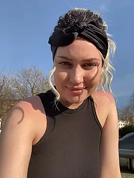 Snapshot of KikiWatson chatting on 03.09.25 KikiWatson online show from 03.09.25